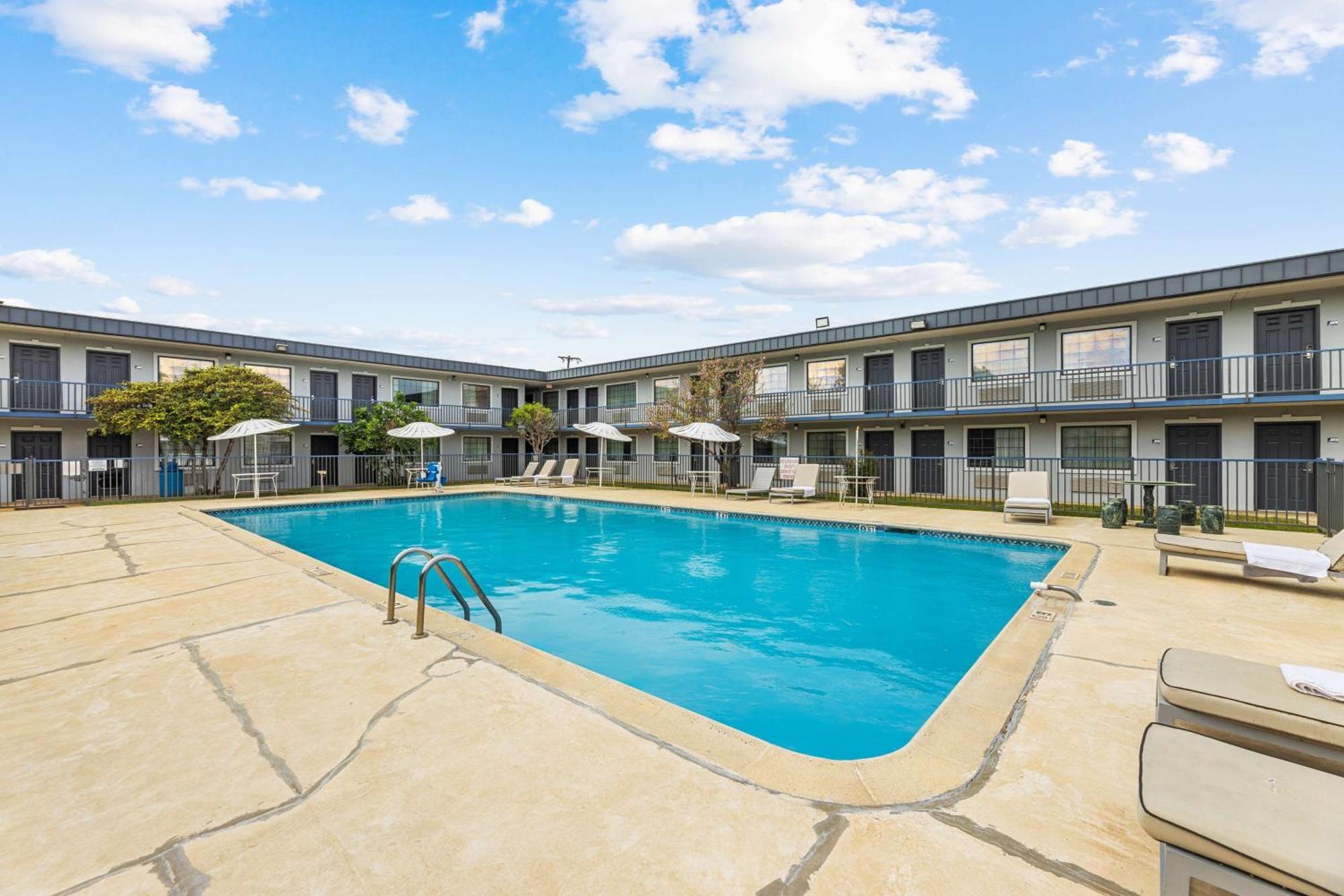 Americas Best Value Inn Fort Worth/Hurst Richland Hills Exterior photo