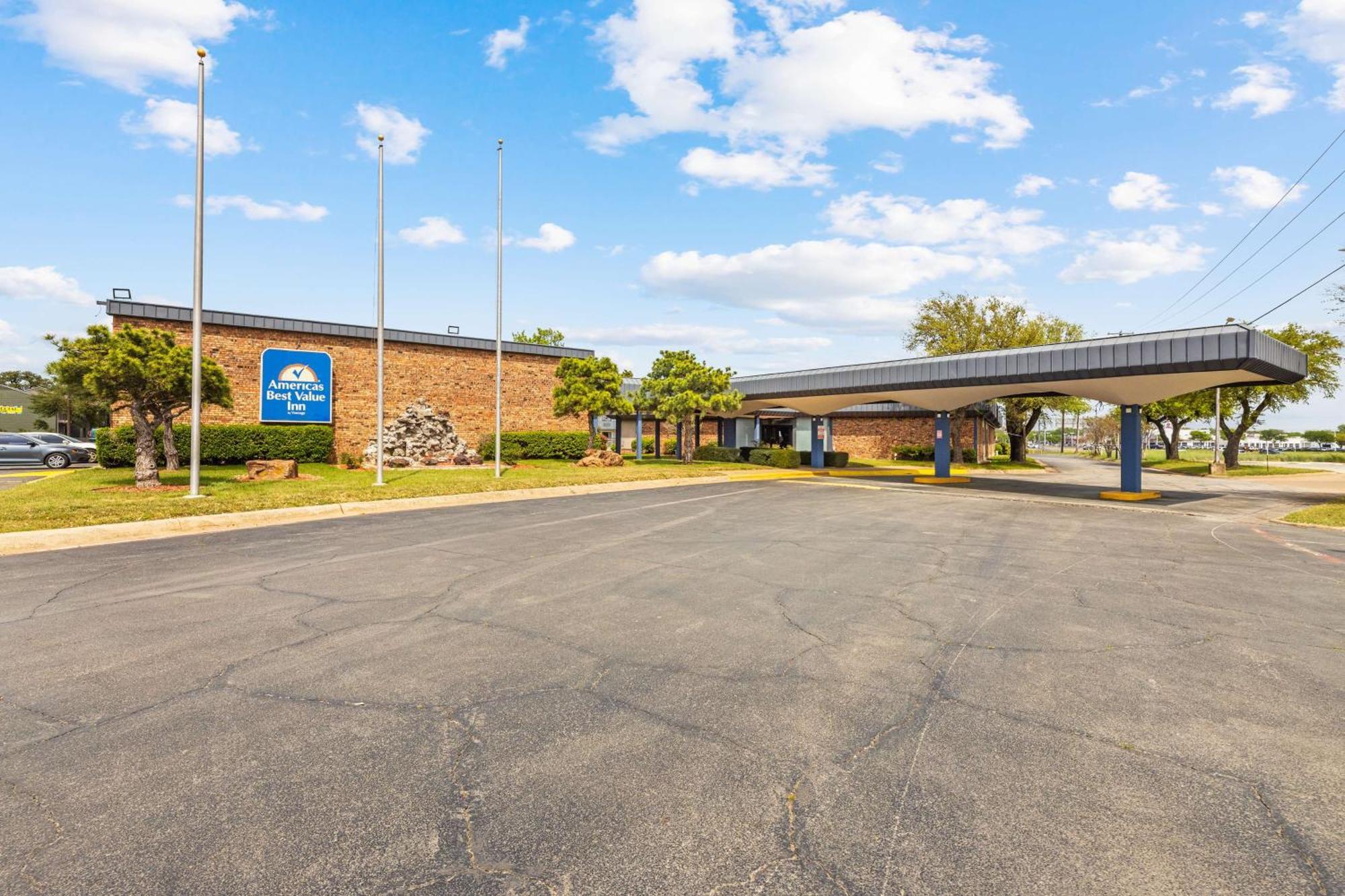 Americas Best Value Inn Fort Worth/Hurst Richland Hills Exterior photo